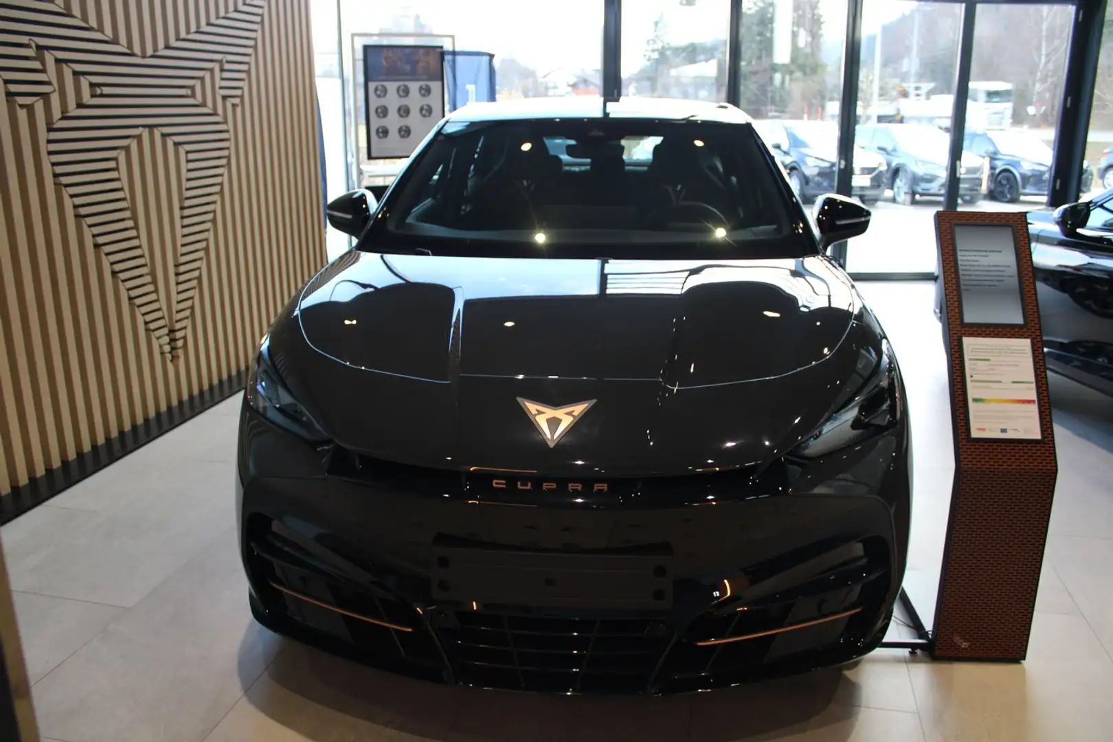 CUPRA Tavascan Base 210kW/286PS Grau - 2