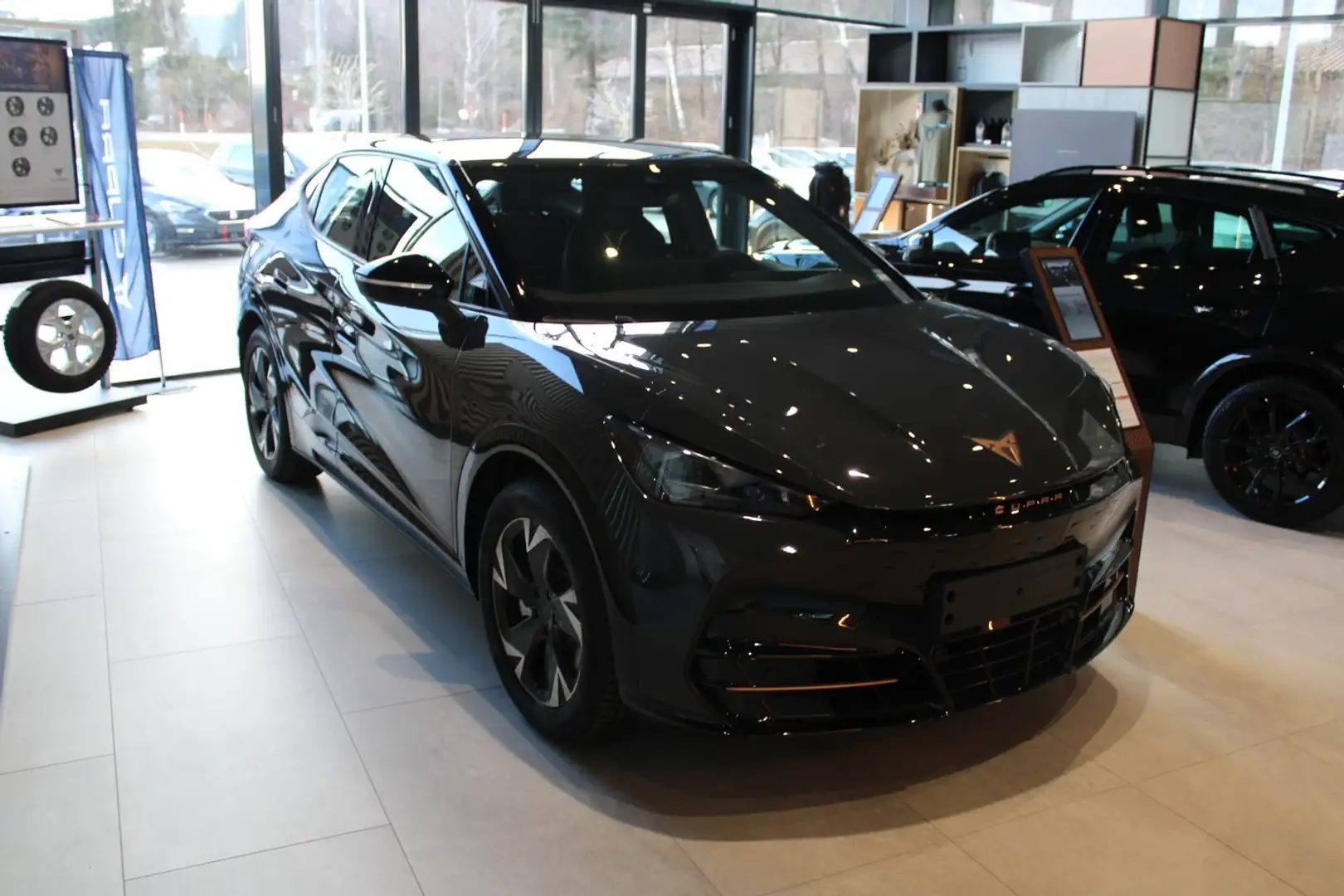 CUPRA Tavascan Base 210kW/286PS Grau - 1