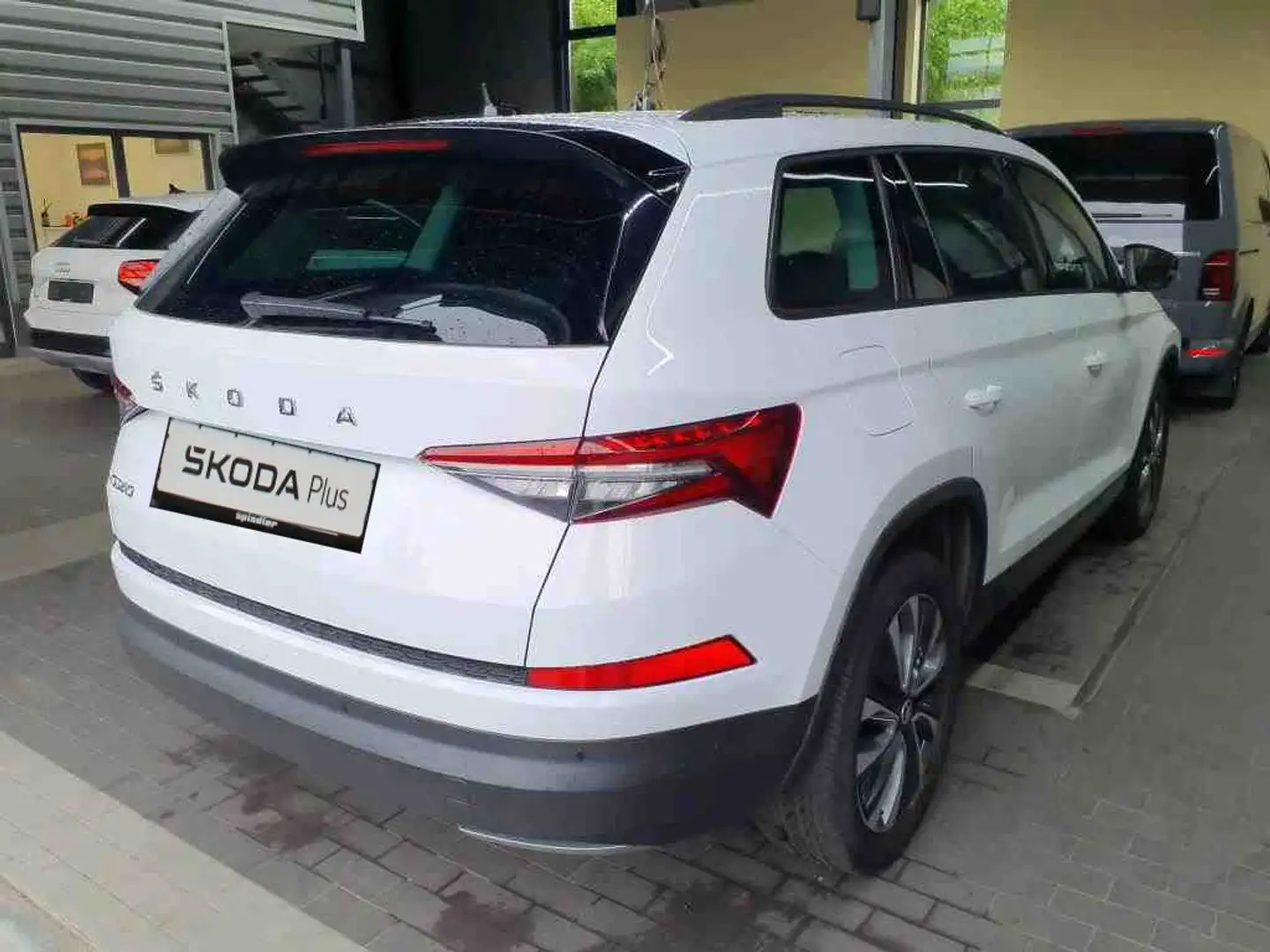 Skoda Kodiaq 2.0 TDI DSG / Matrix, ACC, Pano, Navi, SH Weiß - 2