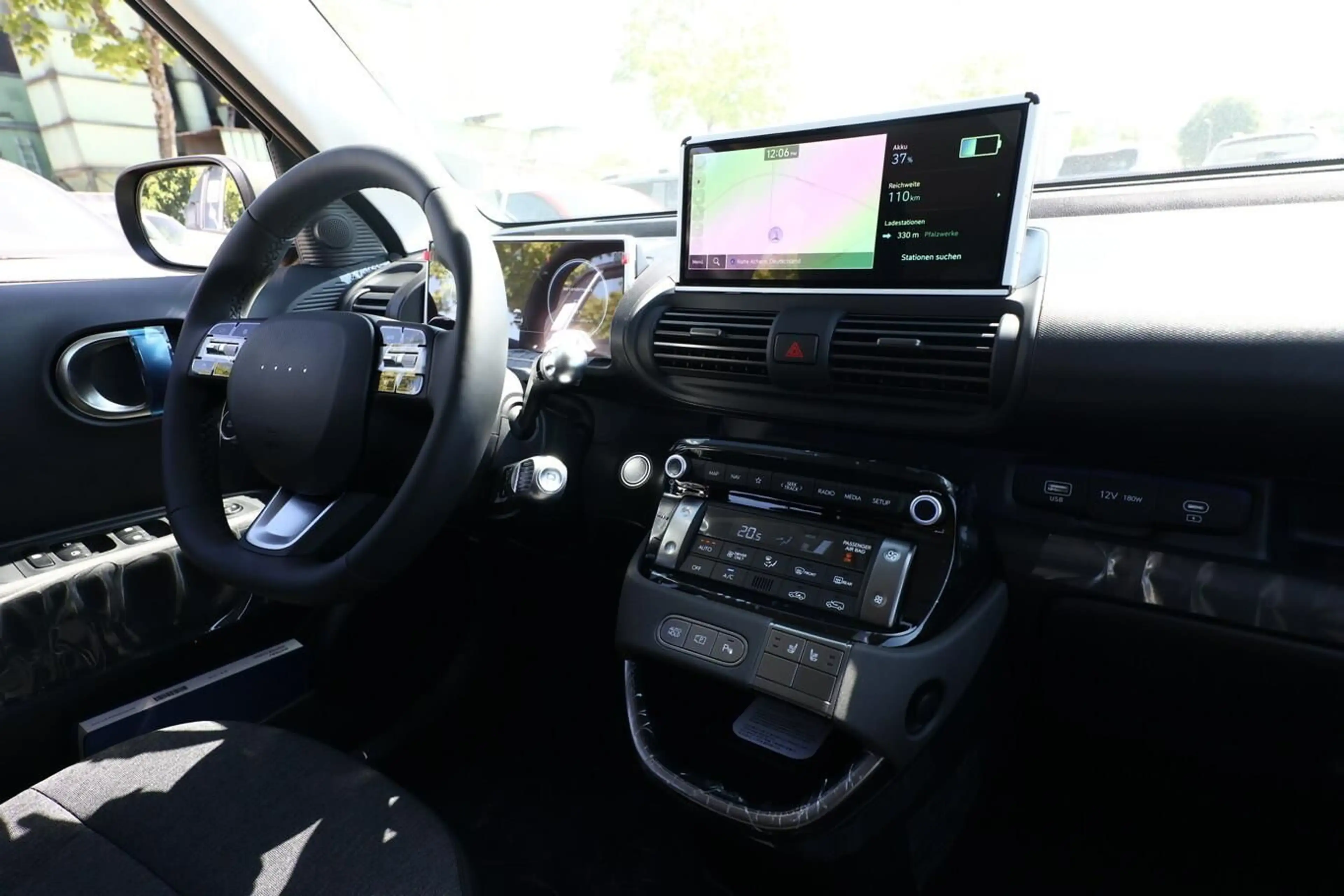 Hyundai Inster Inster 49 kWh Nav Pano 17Z SHZ Privacy ACC LE... — photo 9