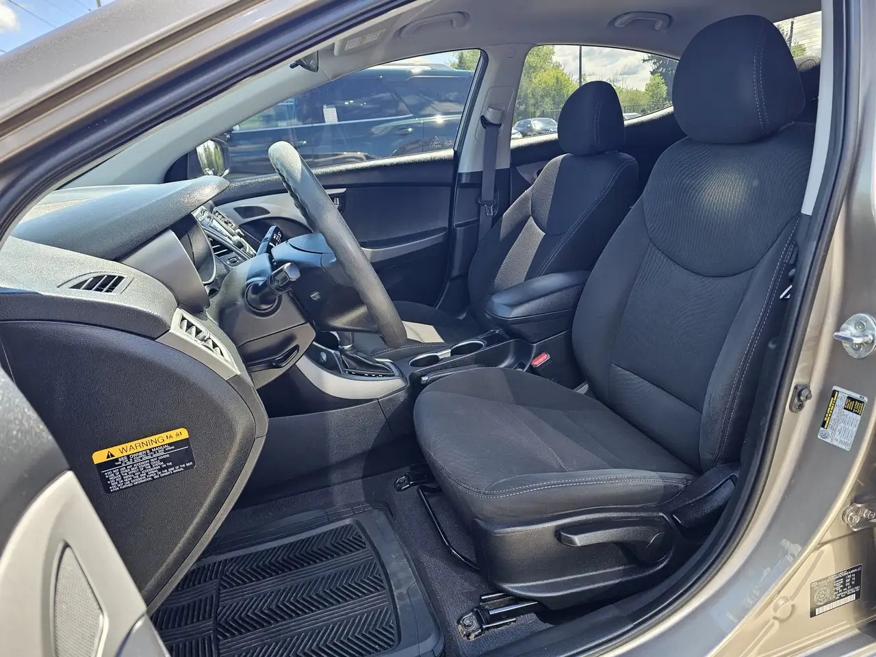 Hyundai ELANTRA снимка Hyundai ELANTRA