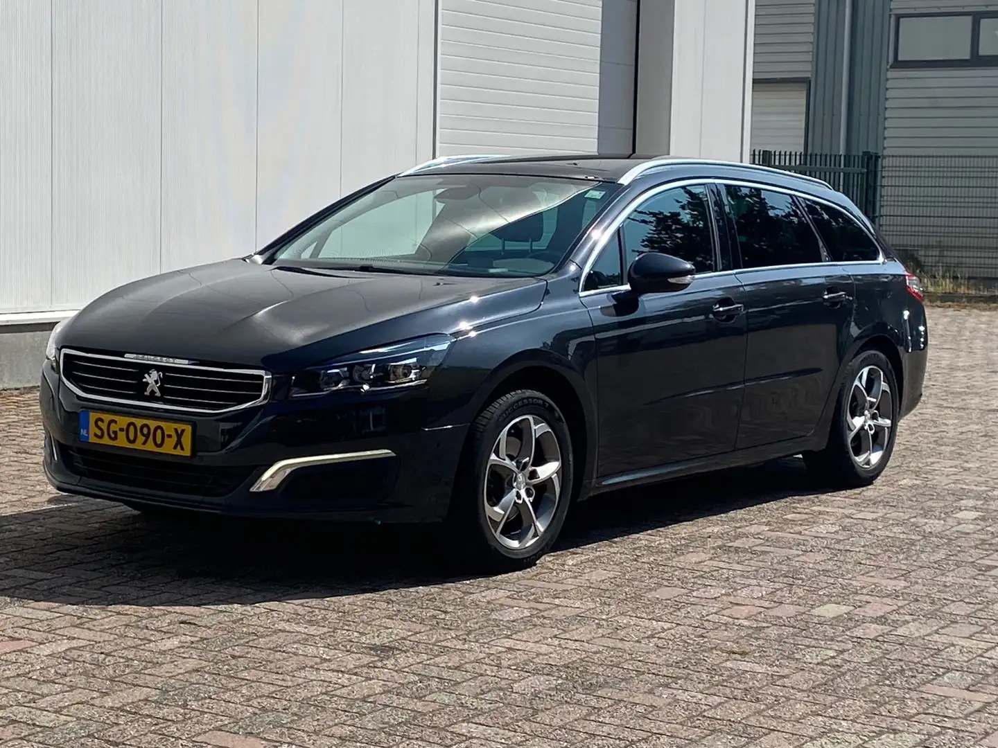 Peugeot 508 SW 1.6 e-THP Blue Lease Executive Pack Zwart - 1