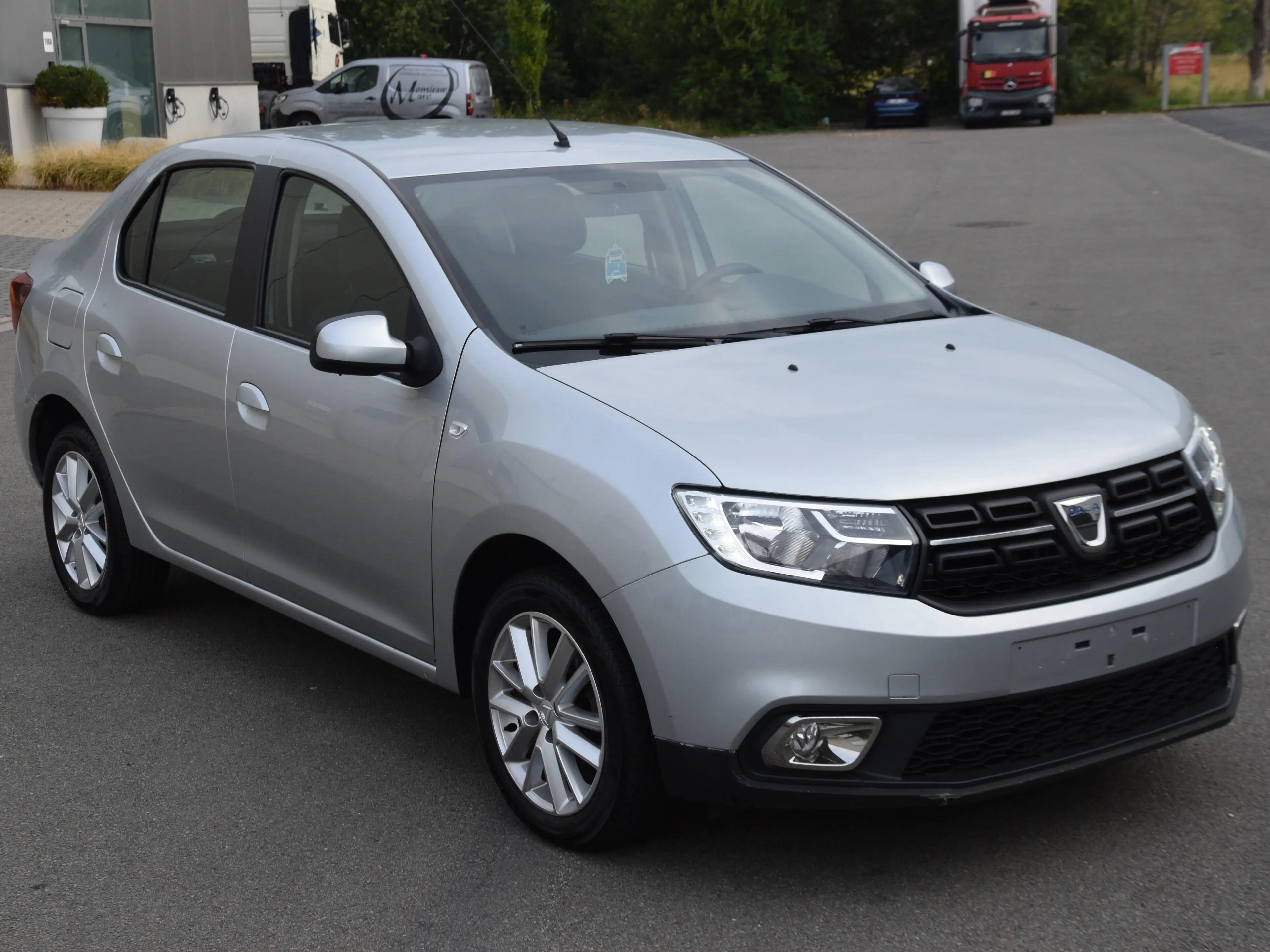 Dacia Logan 1.5 dCi Laureate — photo 4