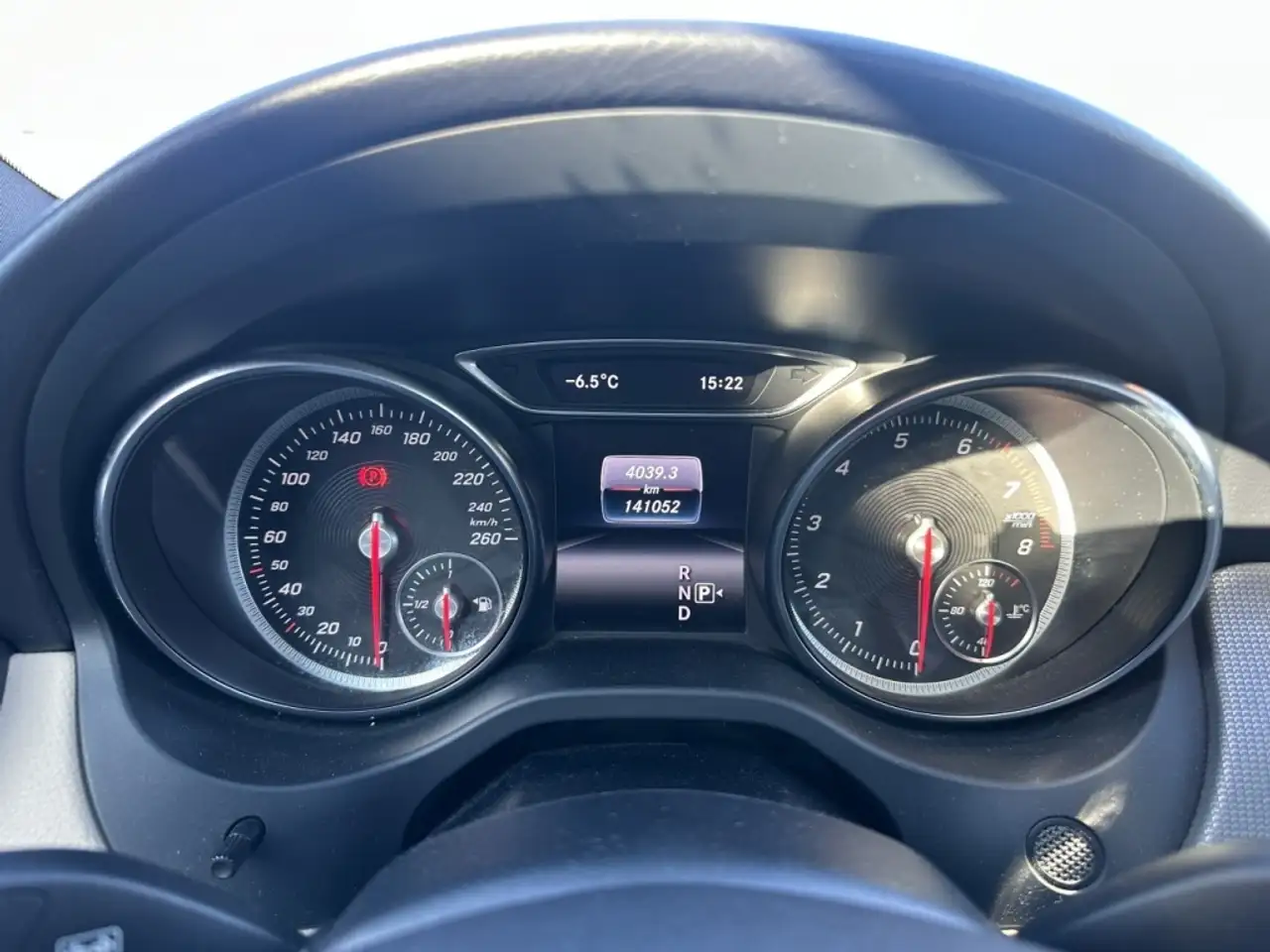 Mercedes-Benz GLA снимка Mercedes-Benz GLA