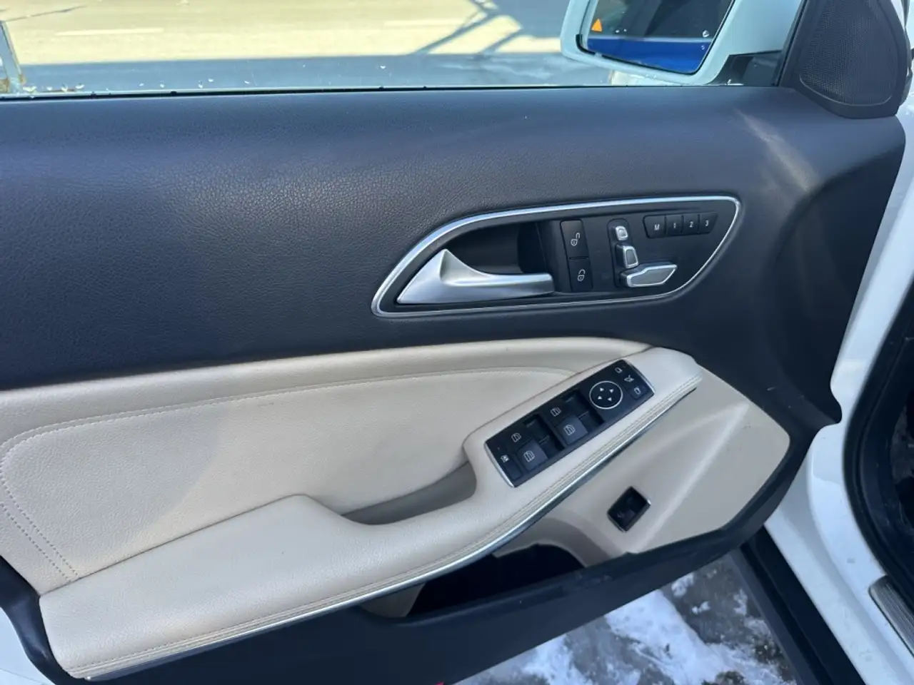 Mercedes-Benz GLA снимка Mercedes-Benz GLA