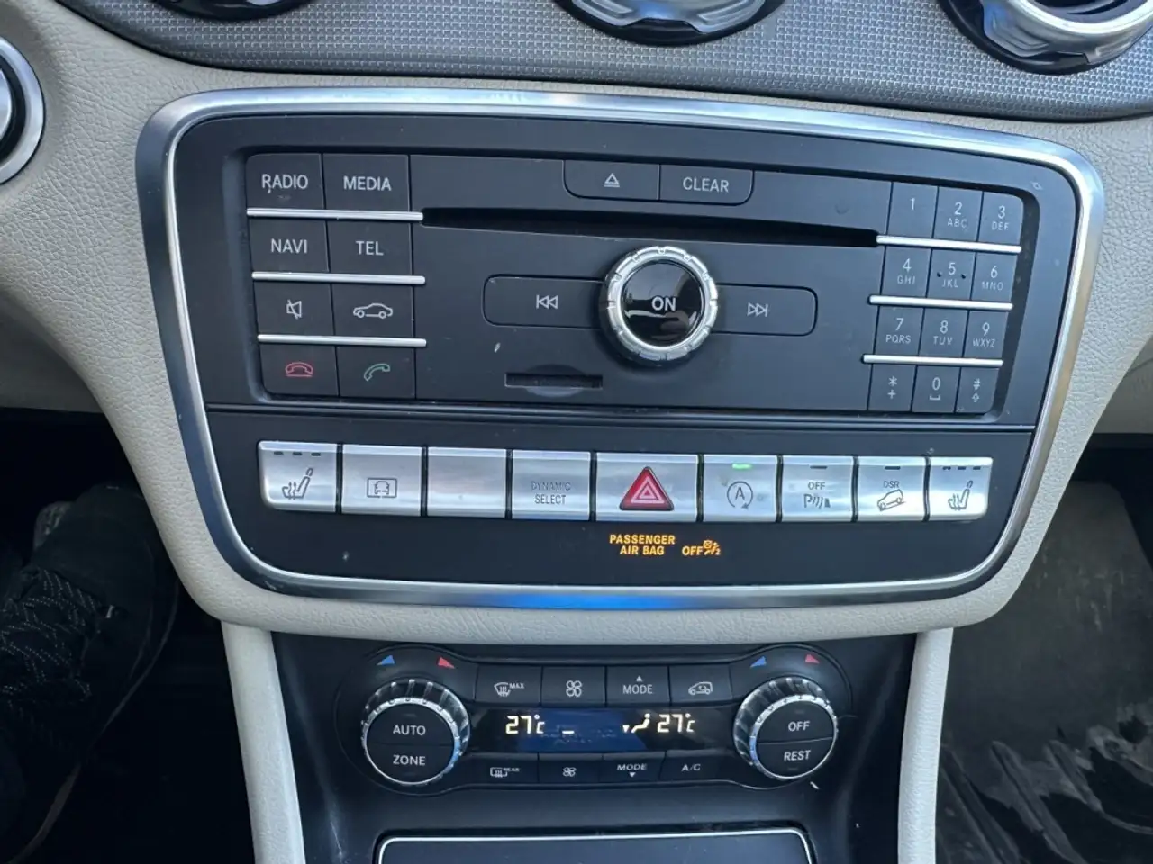 Mercedes-Benz GLA снимка Mercedes-Benz GLA