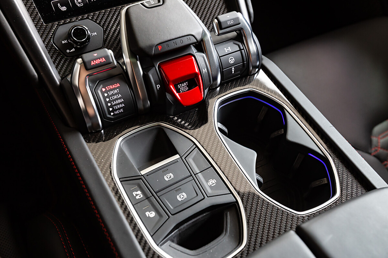Lamborghini Urus S 60th Anniversary Edition — photo 10