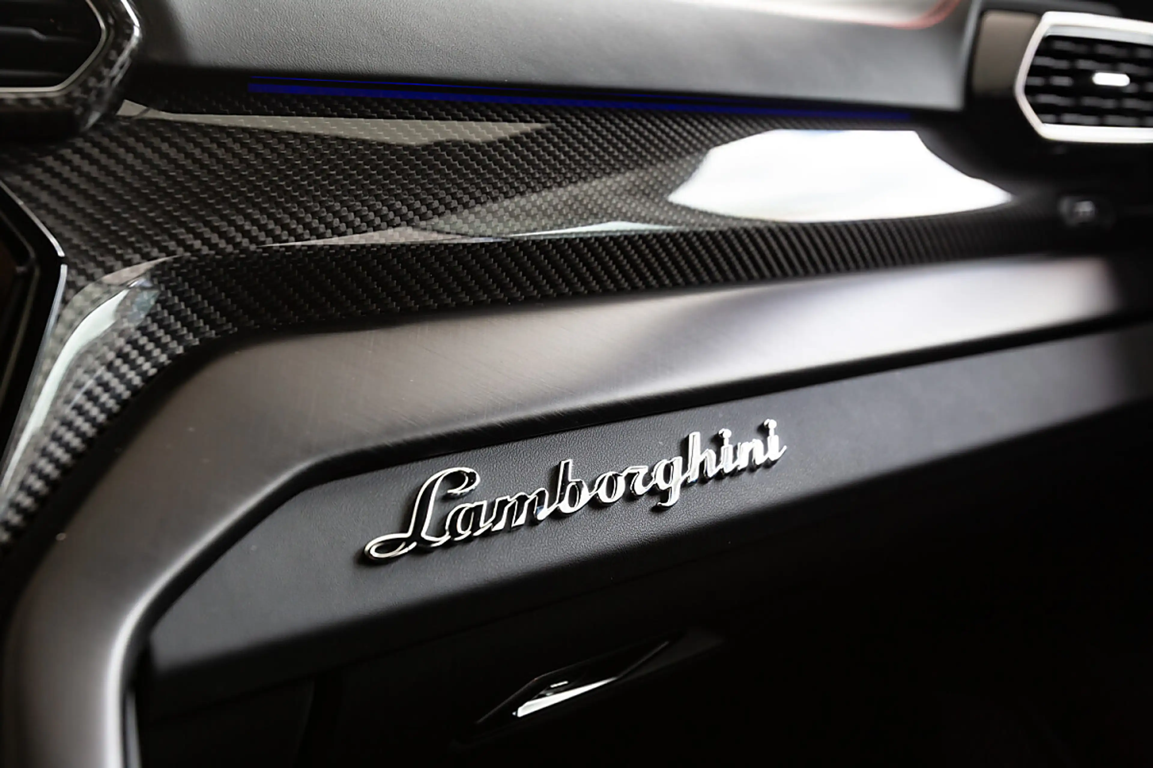 Lamborghini Urus S 60th Anniversary Edition — photo 12