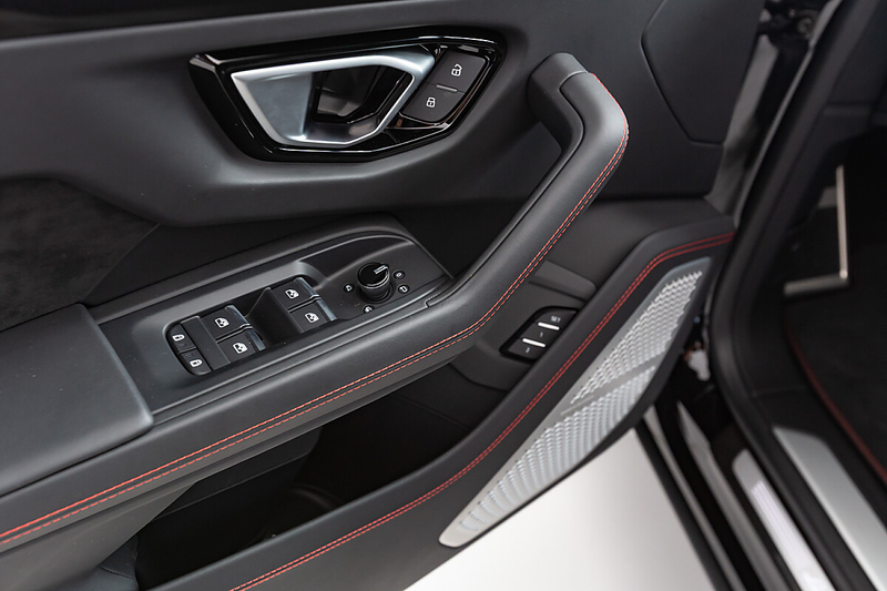 Lamborghini Urus S 60th Anniversary Edition — photo 11