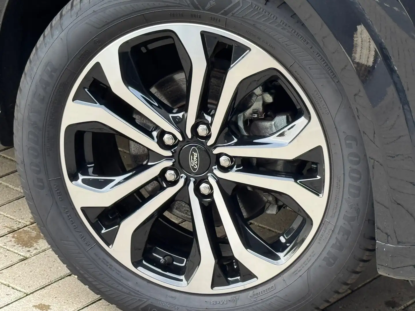 Ford Puma 1.0 EcoBoost Hybrid ST-Line X ACC Keyless entry Vi Schwarz - 2