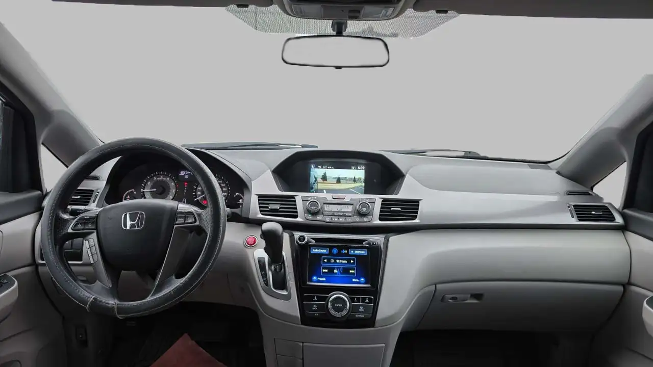 Honda Odyssey снимка Honda Odyssey