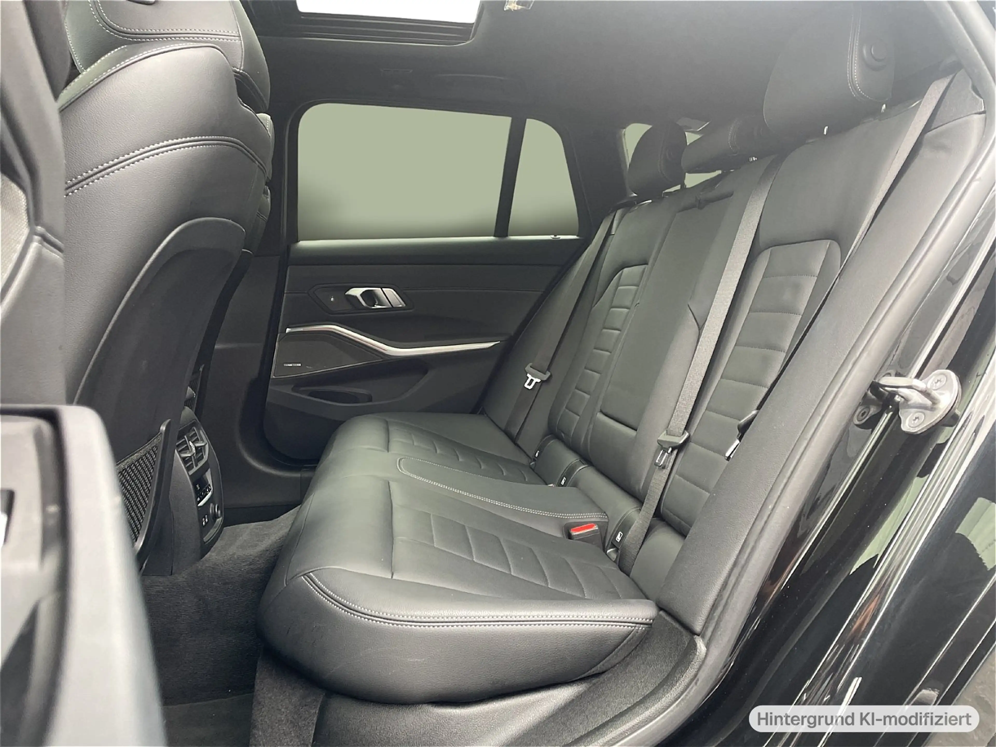 BMW 340 M340i xDrive elektr. Anhängerkupplung // Panorama — photo 11