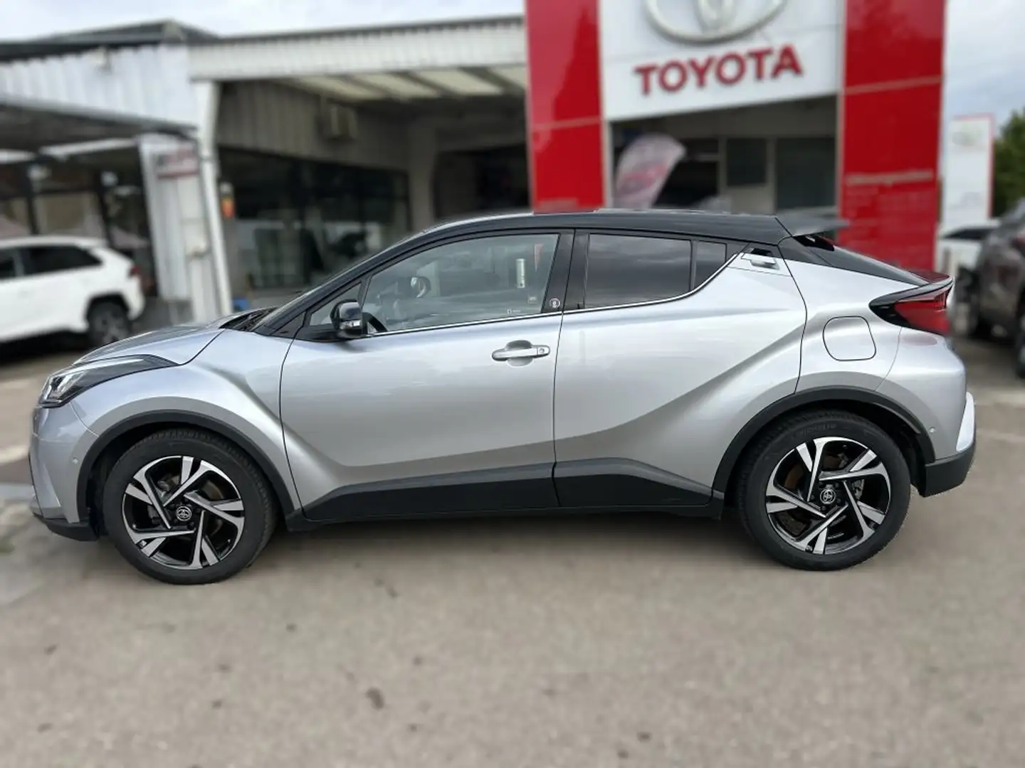 Toyota C-HR 2.0 Hybrid Team Deutschland Grau - 2