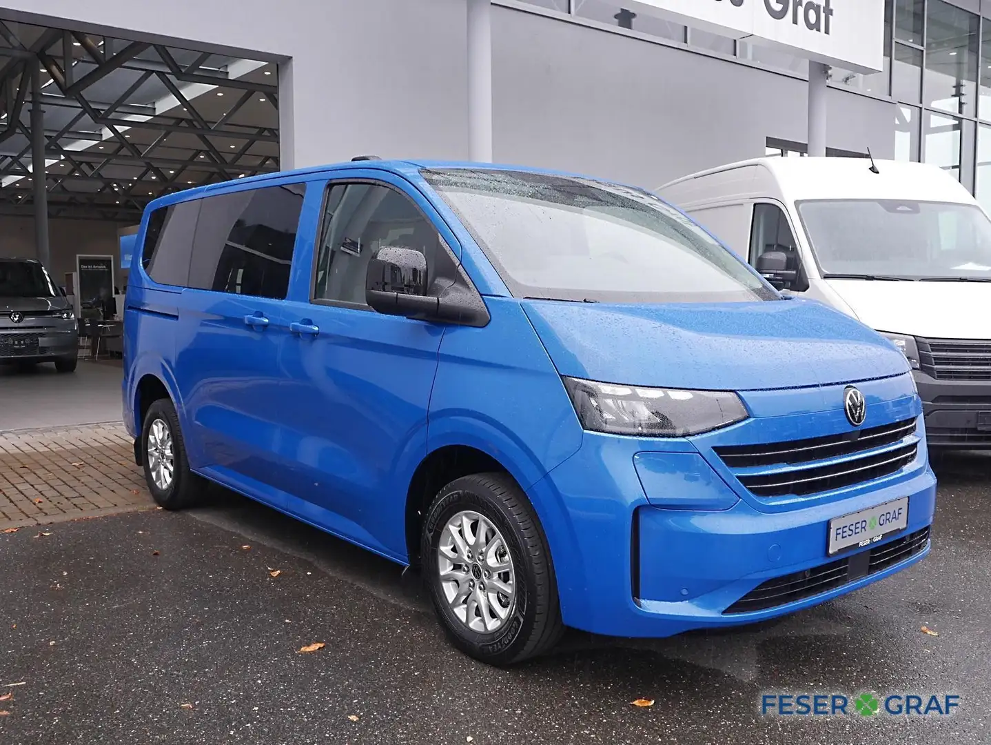 Volkswagen T7 Caravelle e-Caravelle Life BEV 160 kW 64 kWh Albastru - 2