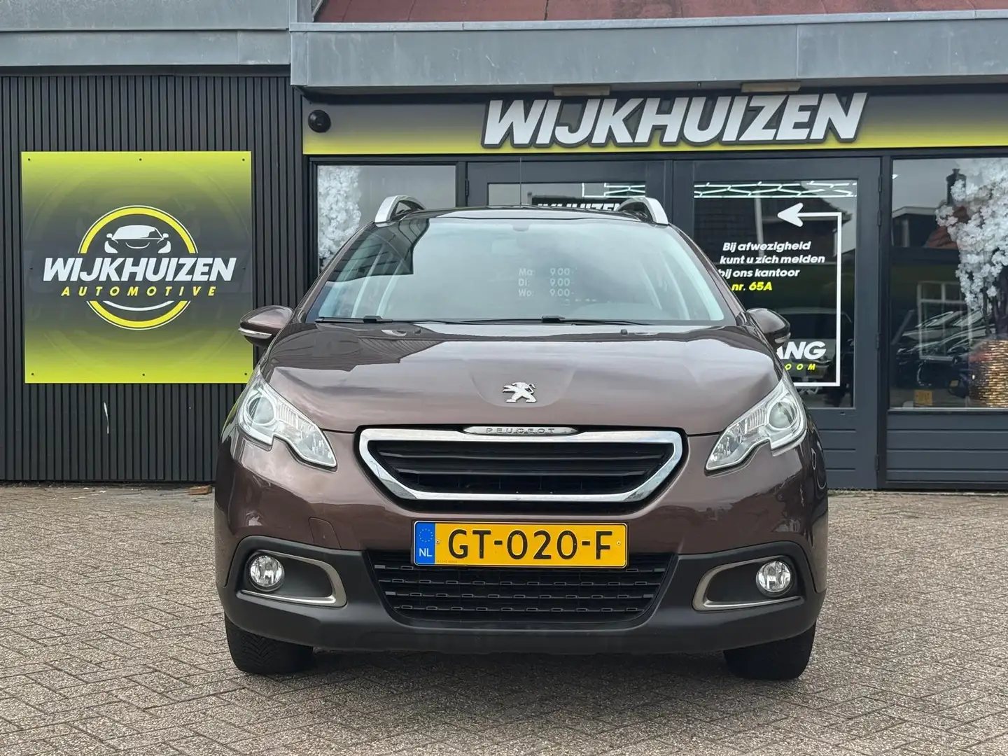Peugeot 2008 1.2 PureTech Active Pack Premium met Panorama dak Bruin - 2