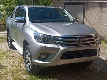 HiLux IV 2016 2.4 d-4d double cab Comfort 4wd