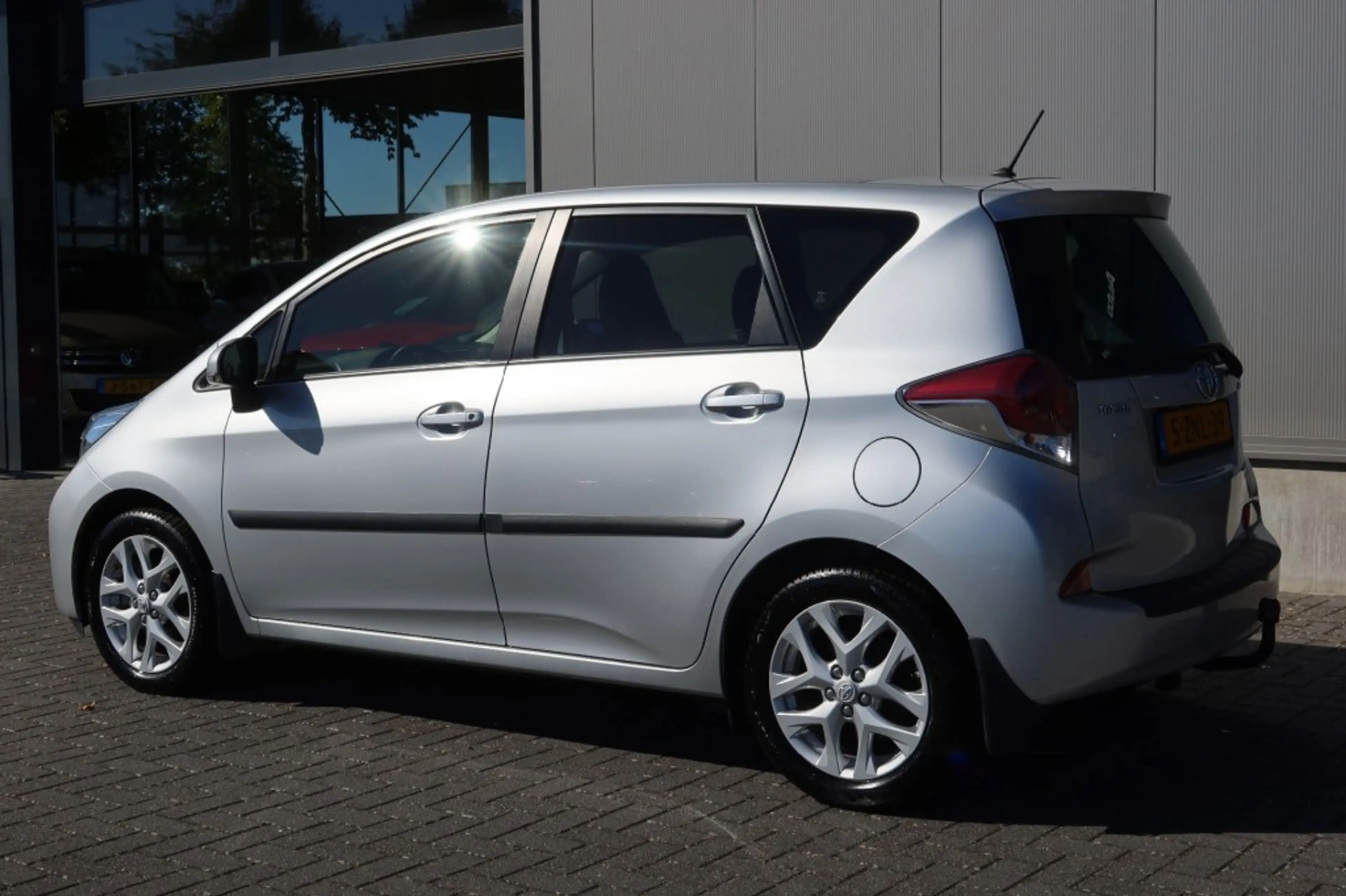 Toyota Verso-S 1.3 VVT-i Trend AUTOMAAT Clima, Camera, Panoramada — photo 4