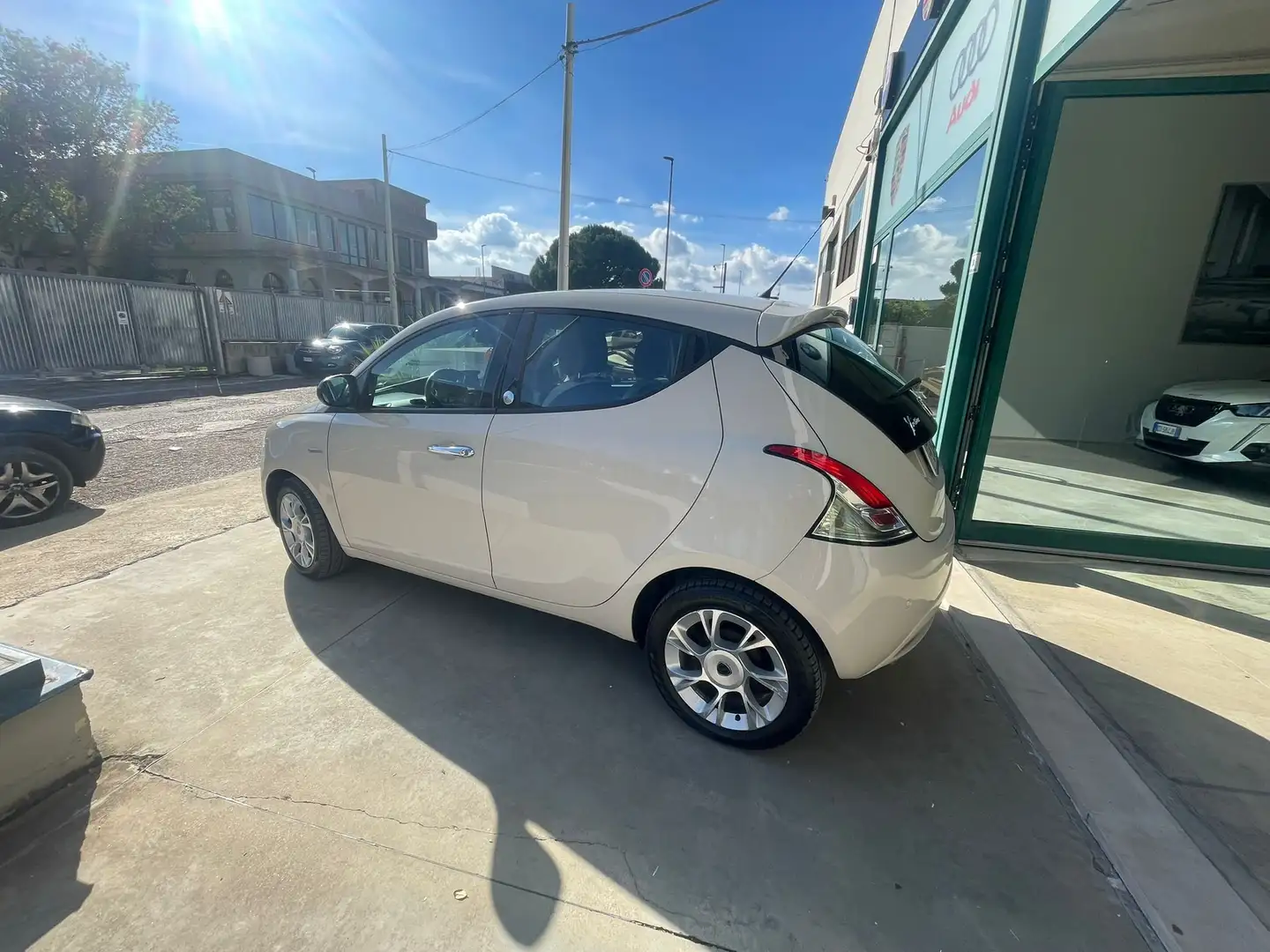 Lancia Ypsilon 1.2 ECOCHIC GOLD CITY/TOUCH/GARANZIA/USB/GPL/ Beige - 2