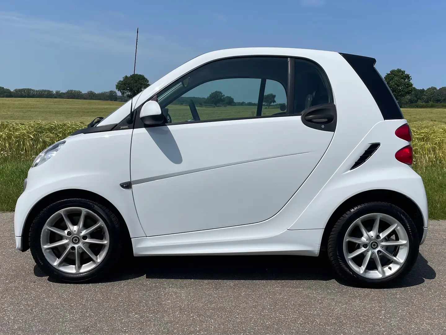 smart forTwo smart fortwo coupe coupe softouch passion micro hy Weiß - 1