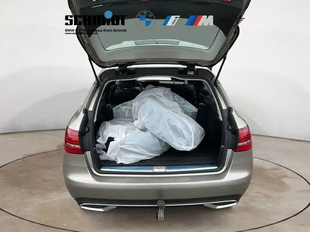 Mercedes-Benz C-Class view 5