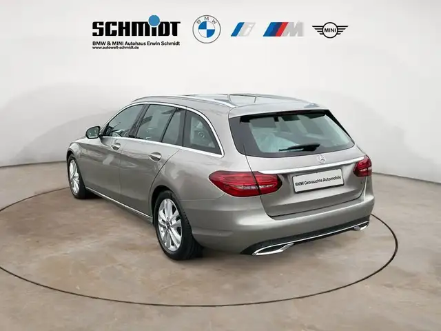 Mercedes-Benz C-Class view 4