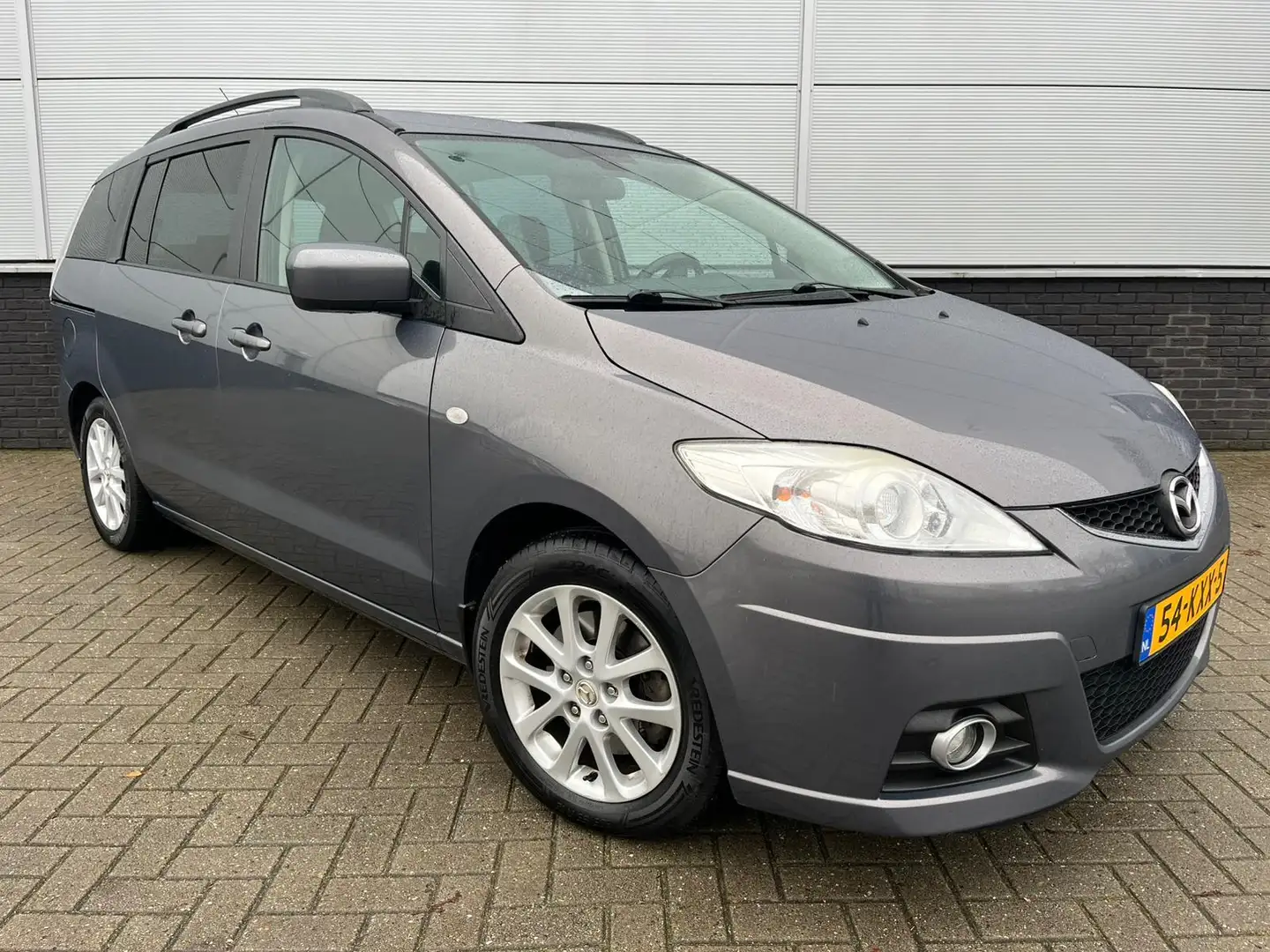 Mazda 5 2.0 147 pk Katano 7 zits - clima - trekhaak - crui Grijs - 1
