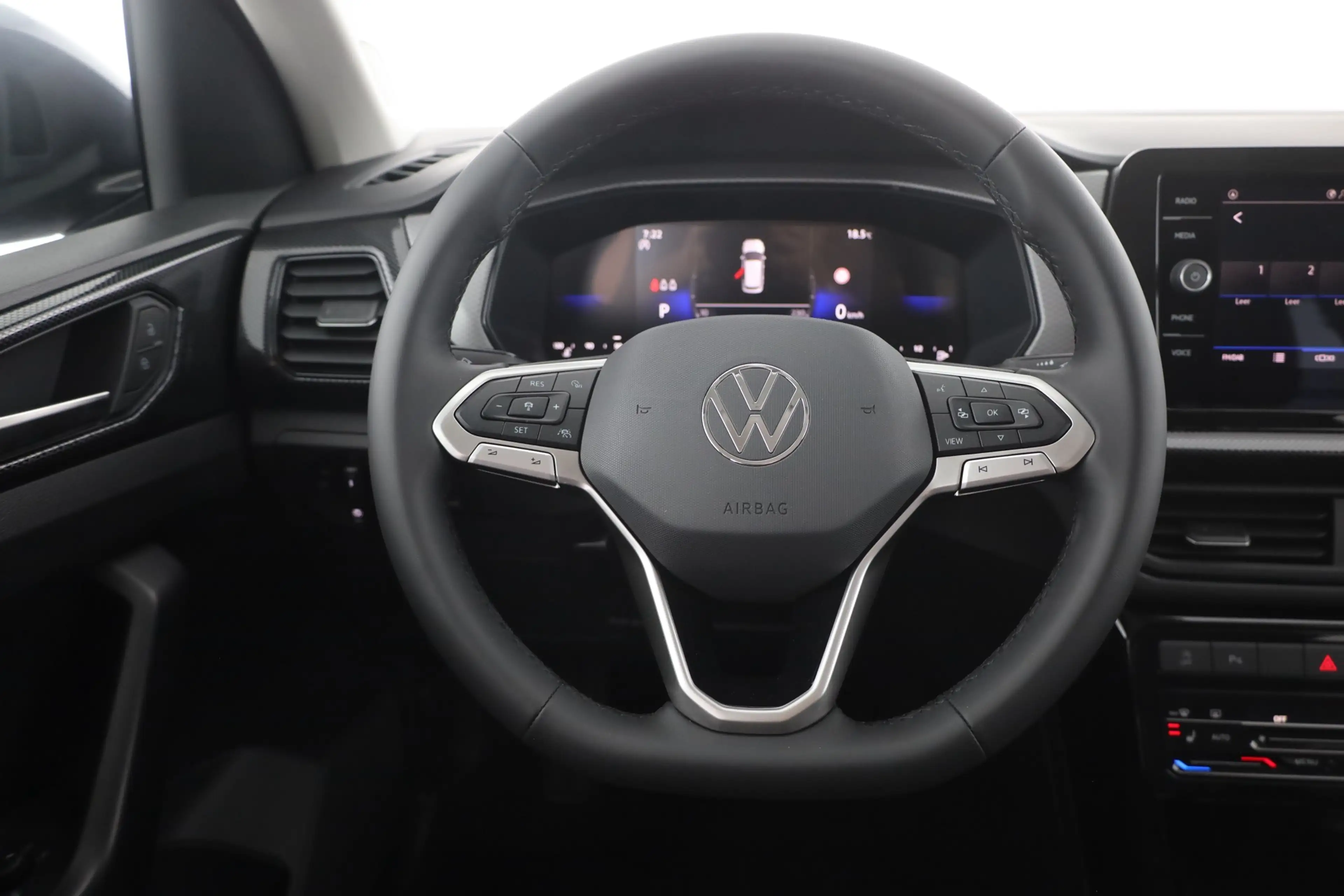 Volkswagen T-Cross 1.5 TSI DSG LED ACC Kamera — photo 14