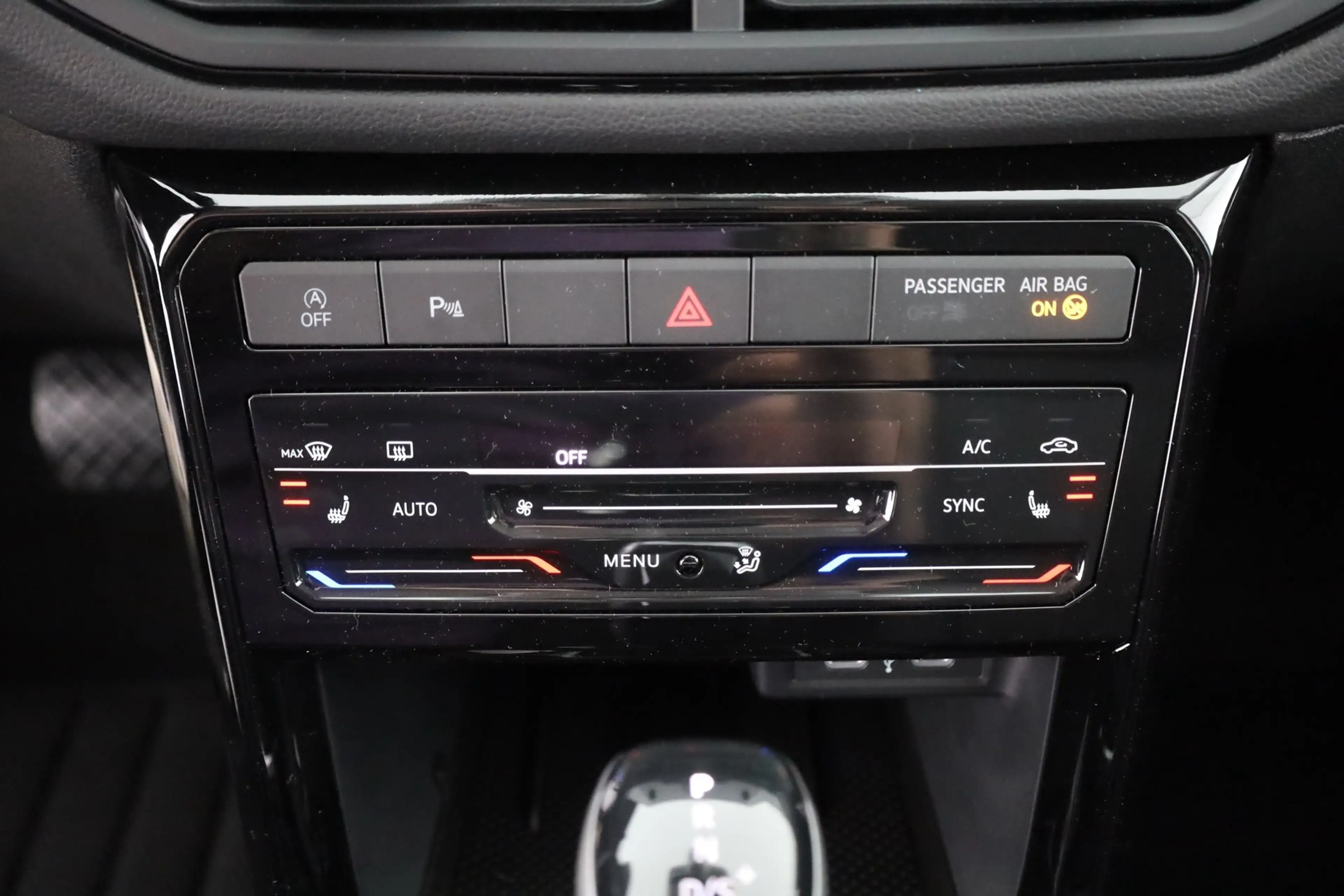 Volkswagen T-Cross 1.5 TSI DSG LED ACC Kamera — photo 12