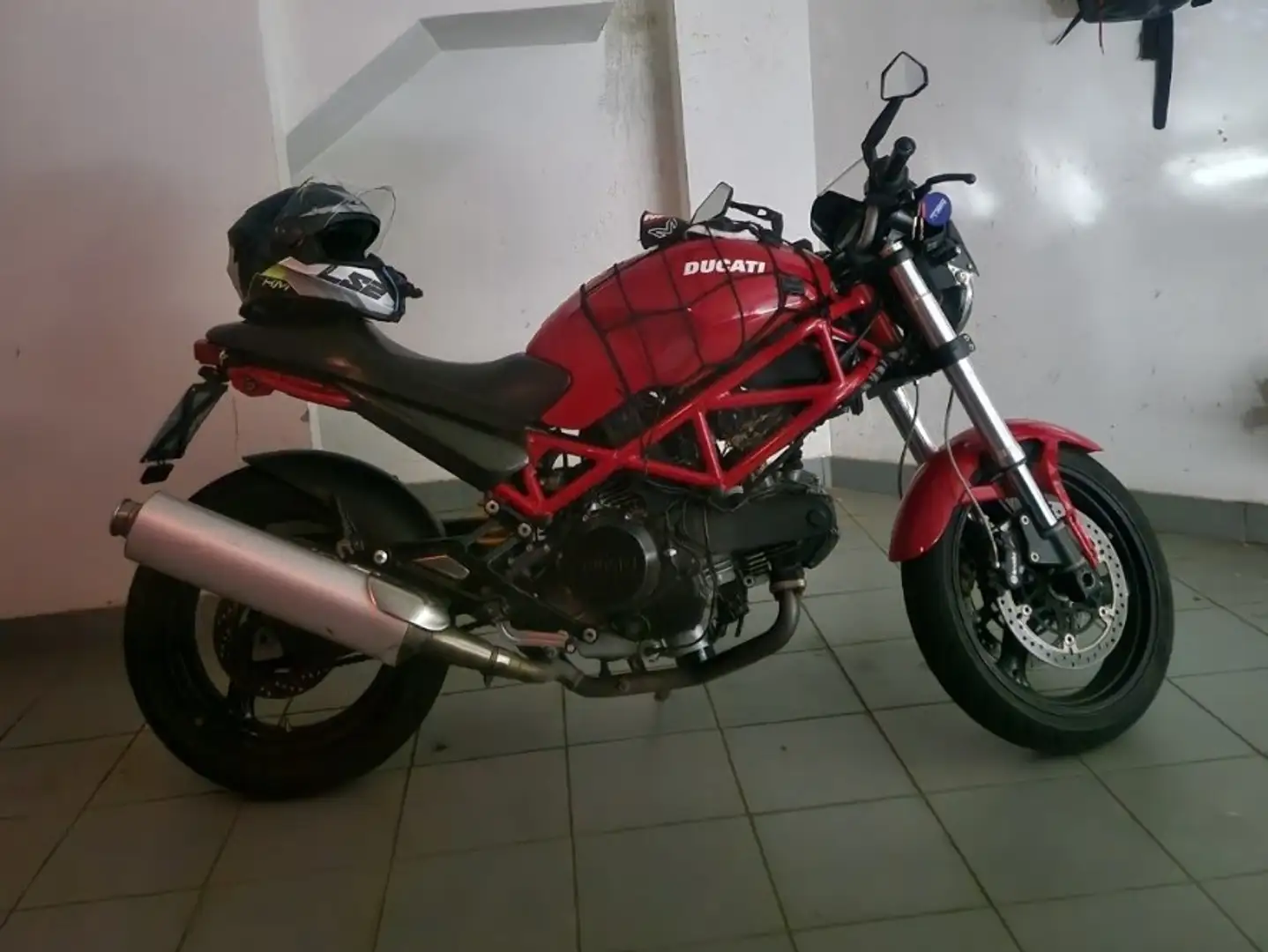 Ducati Monster 695 Rojo - 1