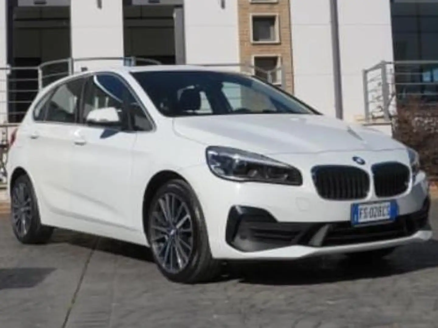 BMW 220 220d Active Tourer Luxury auto Bianco - 1
