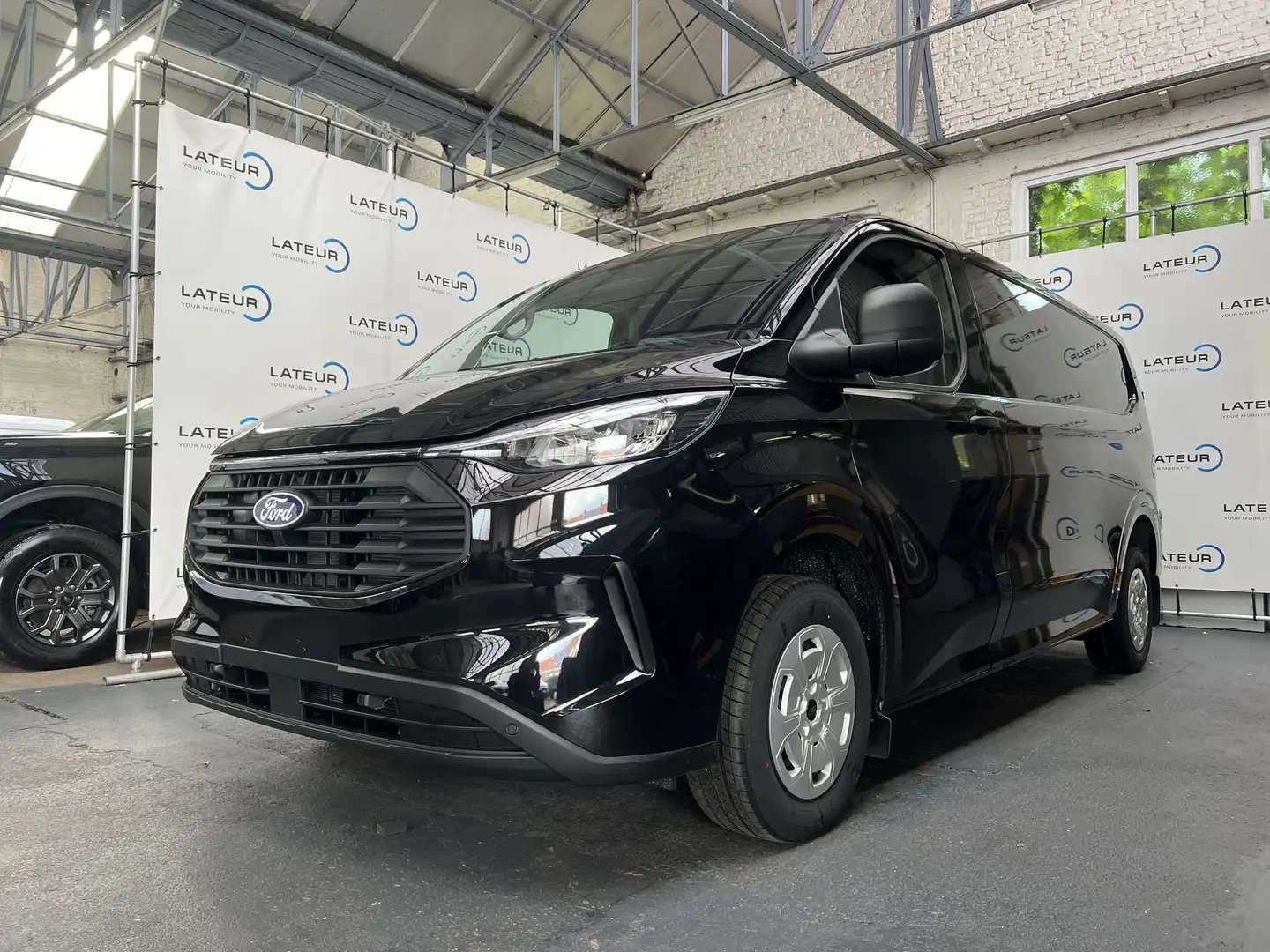 Ford Transit Custom 320L Trend 2.0TD 170Pk / 125kW A8 FWD Nero - 1