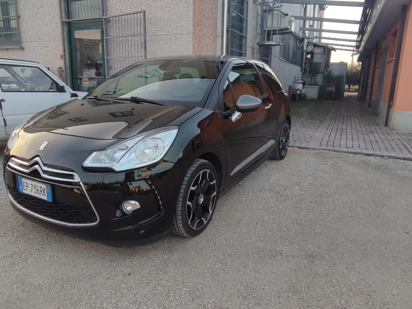 Citroen DS3 1.2 puretech (vti) So Chic 82cv Nero - 1