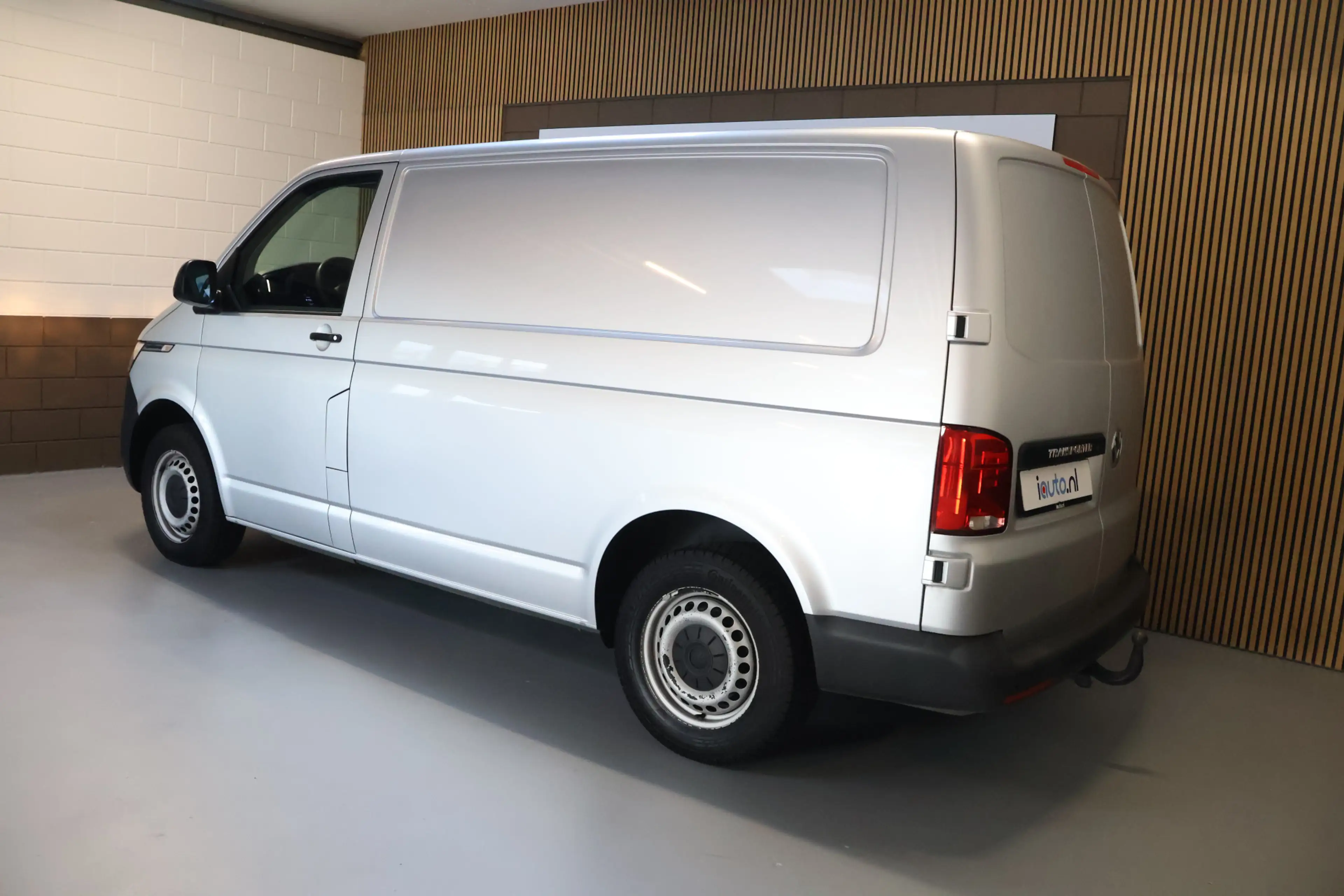 Volkswagen T6.1 Transporter 2.0 TDI L1H1 28 Highline DSG/Stoelverwarming/PDC V — photo 2