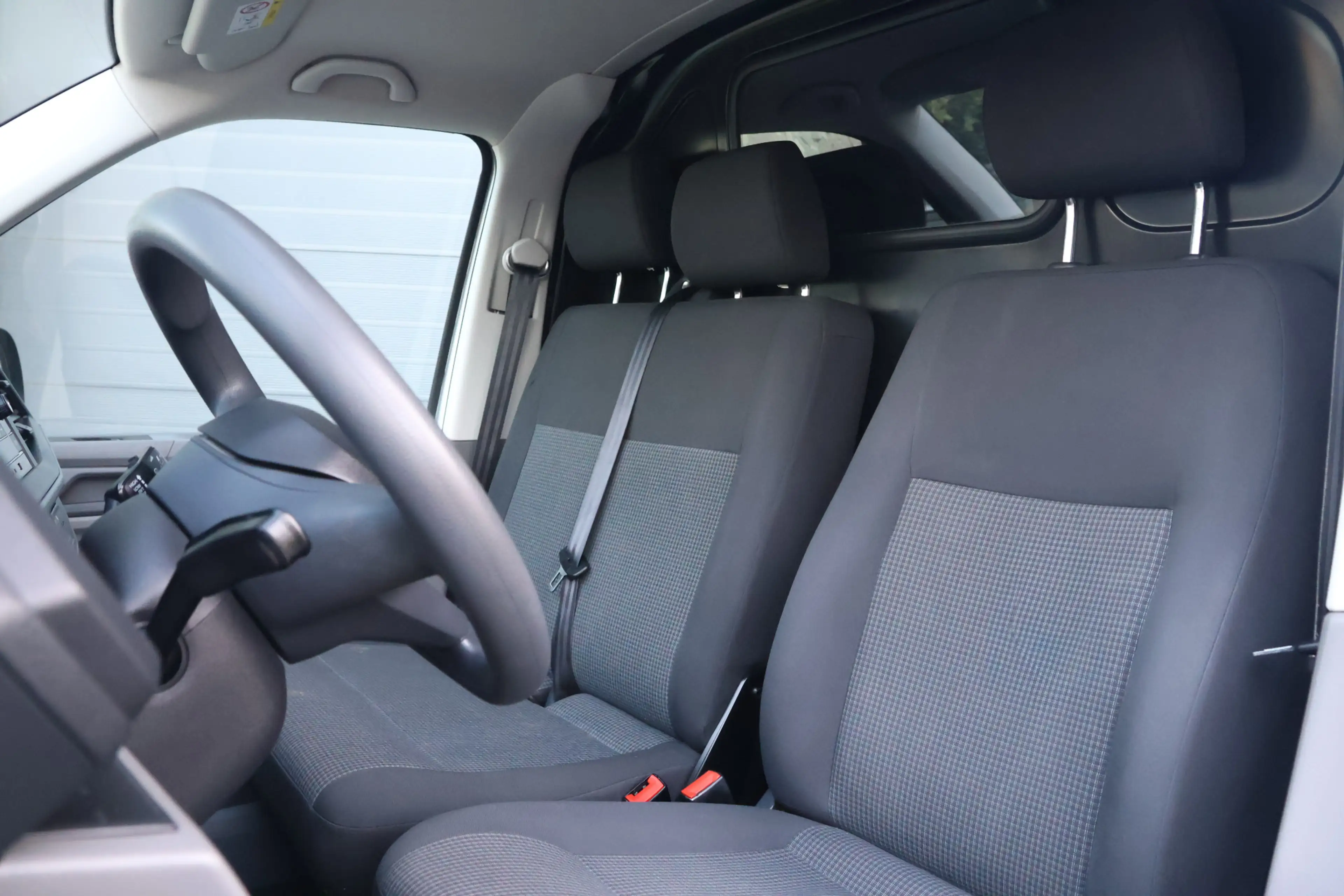 Volkswagen T6.1 Transporter 2.0 TDI L1H1 28 Highline DSG/Stoelverwarming/PDC V — photo 6