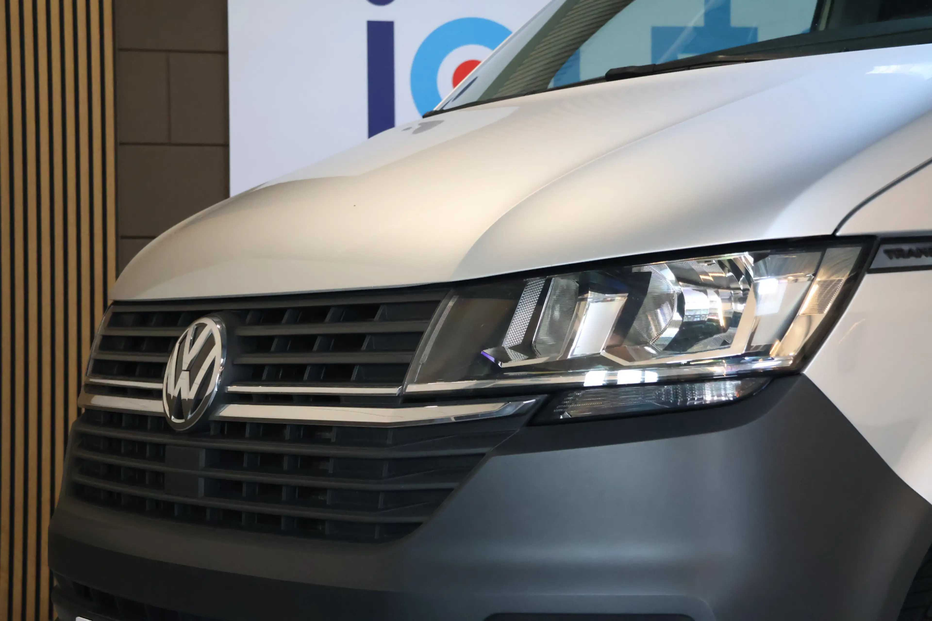 Volkswagen T6.1 Transporter 2.0 TDI L1H1 28 Highline DSG/Stoelverwarming/PDC V — photo 9