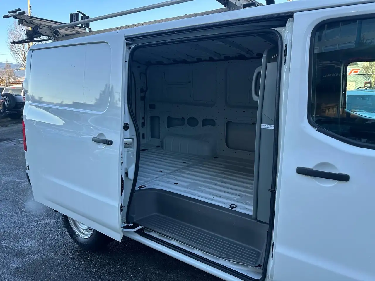 Nissan NV Cargo fotografie Nissan NV Cargo