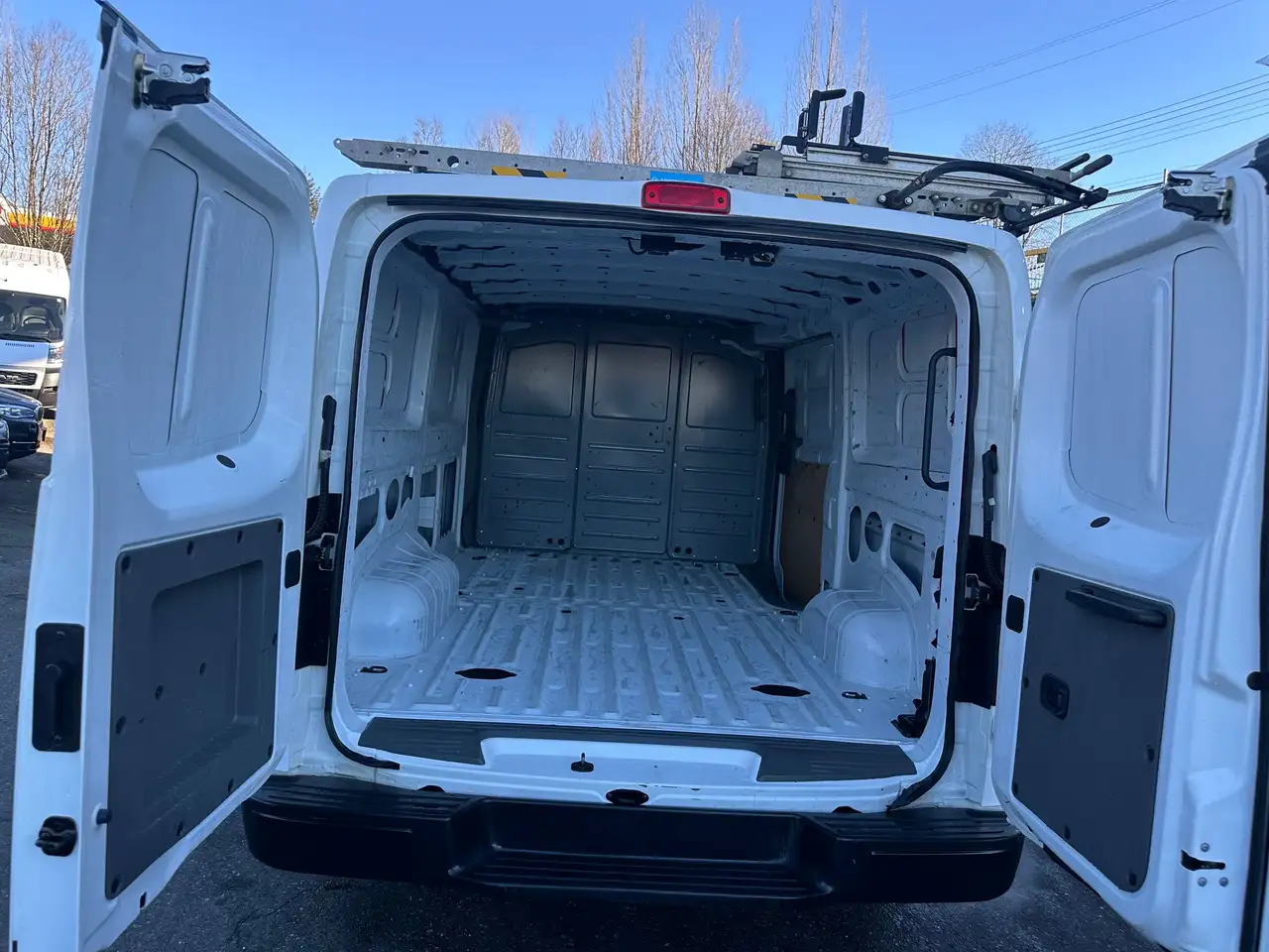 Nissan NV Cargo fotografie Nissan NV Cargo