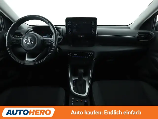Toyota Yaris view 12