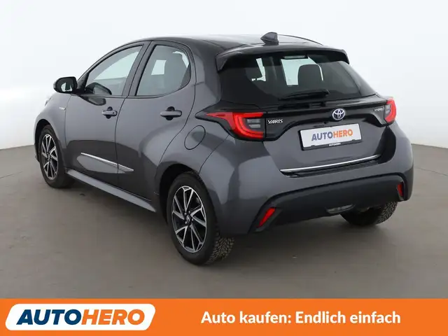 Toyota Yaris view 4