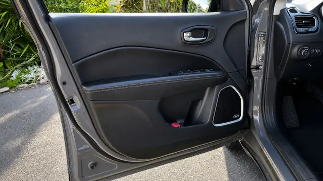 Jeep Compass view 7