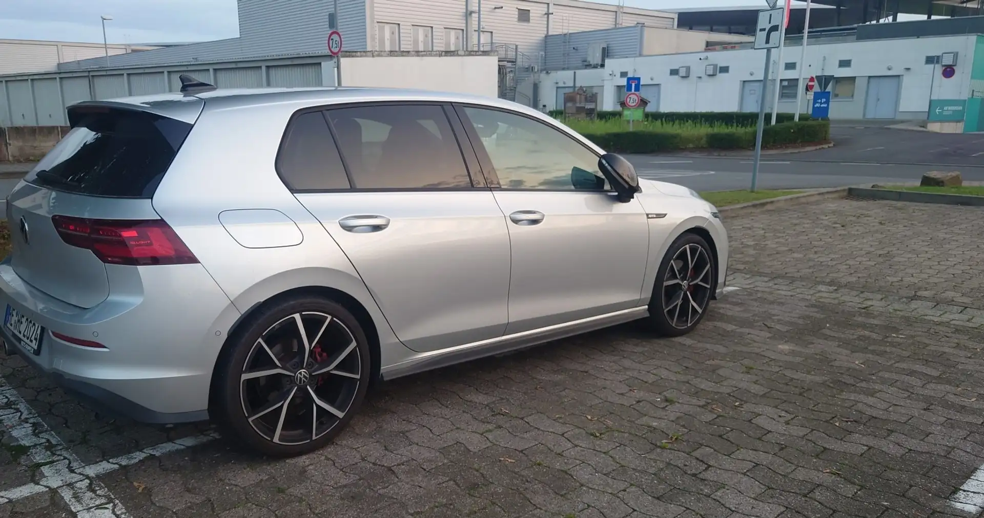 Volkswagen Golf GTD 2.0 TDI SCR DSG - 1