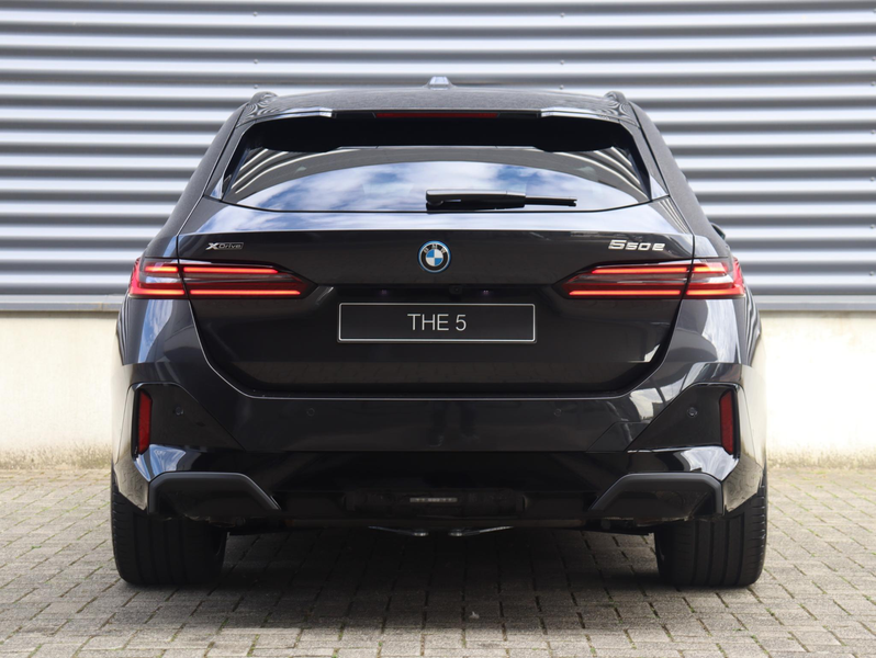 BMW 550 5 serie Touring 550e | M Sportpakket Pro | Innovat — photo 4