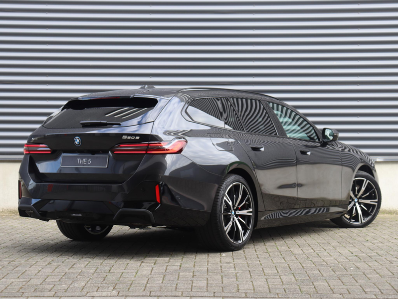 BMW 550 5 serie Touring 550e | M Sportpakket Pro | Innovat — photo 2