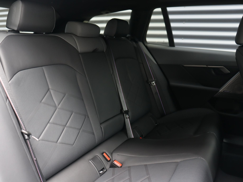 BMW 550 5 serie Touring 550e | M Sportpakket Pro | Innovat — photo 11