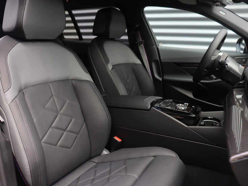 BMW 550 5 serie Touring 550e | M Sportpakket Pro | Innovat — photo 9