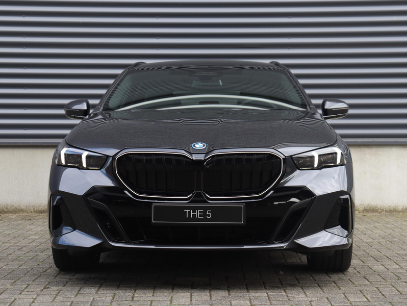 BMW 550 5 serie Touring 550e | M Sportpakket Pro | Innovat — photo 3