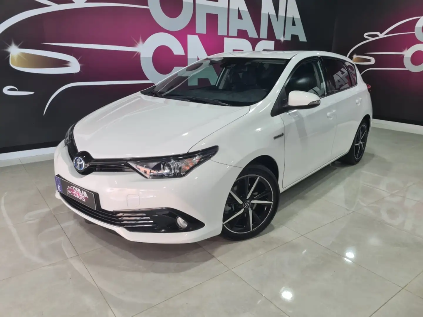 Toyota Auris hybrid 140H Feel! Edition Wit - 1