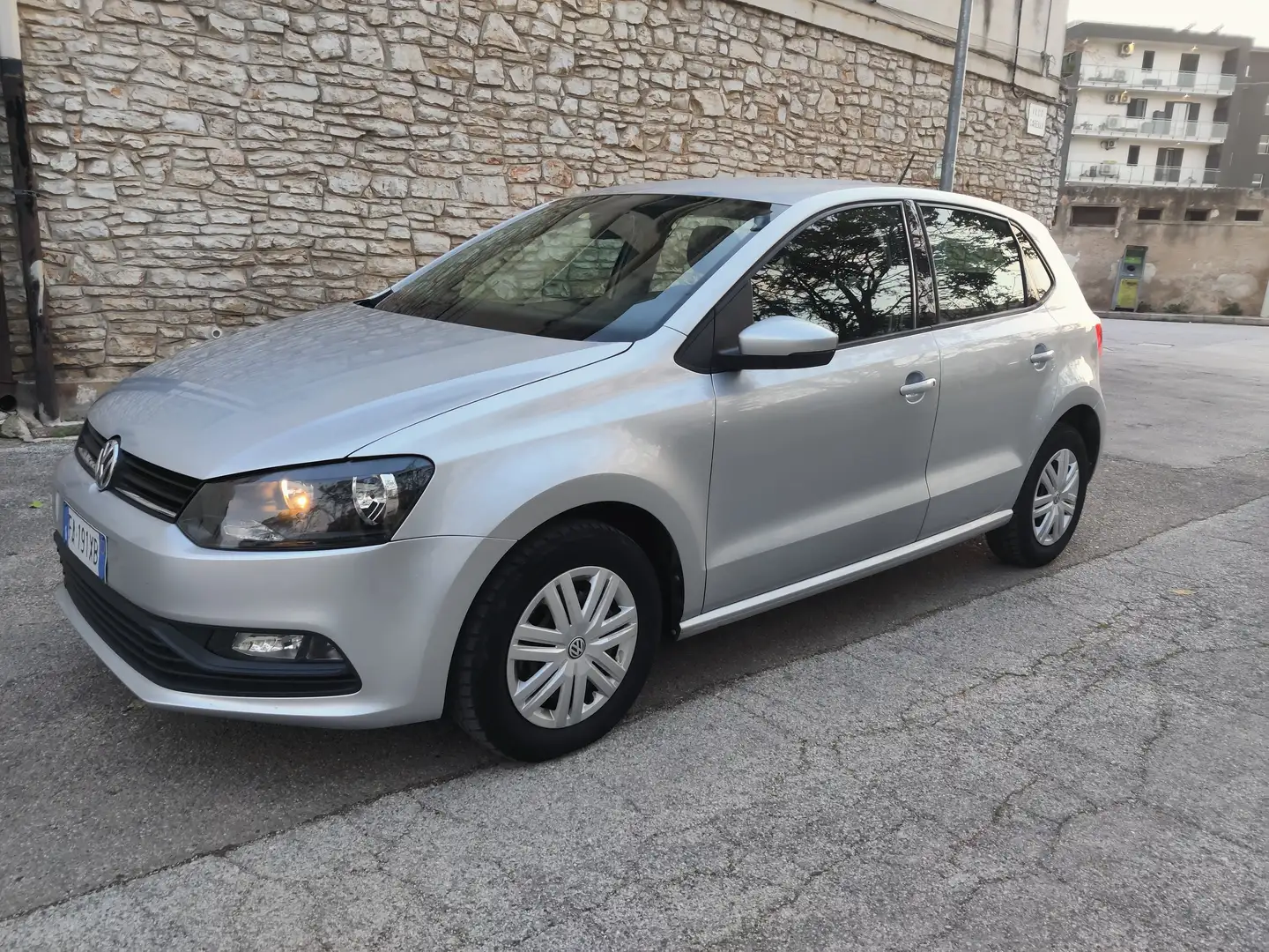 Volkswagen Polo Polo 5p 1.4 tdi Trendline 75cv Plateado - 1