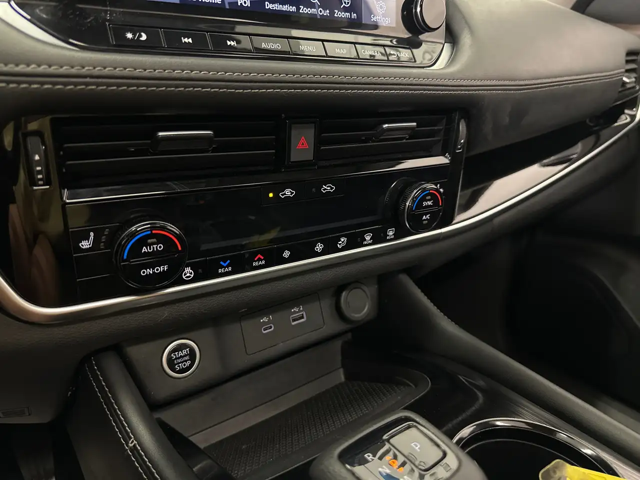 Nissan Rogue снимка Nissan Rogue