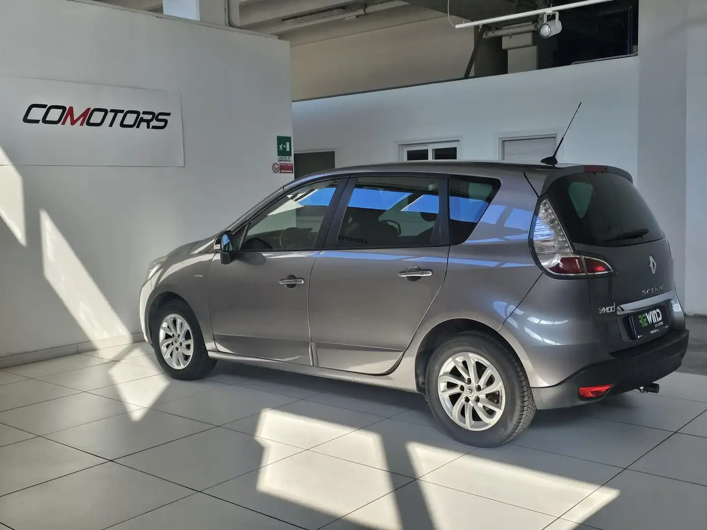 Renault Scenic Scénic XMod dCi 110 CV EDC Limited Gris - 2